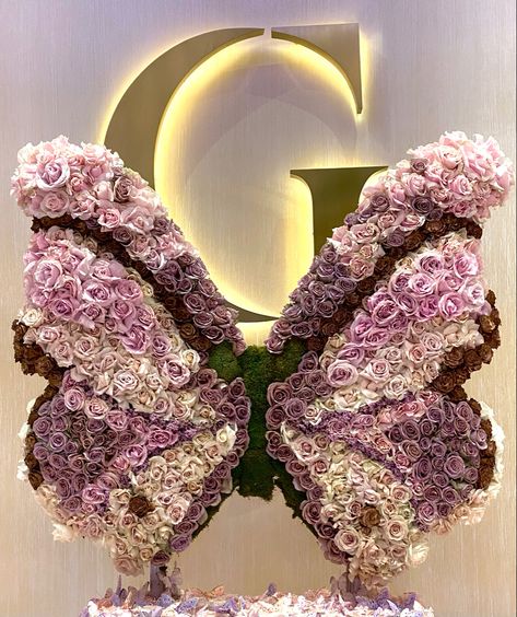 Butterfly Flower, Butterfly Flowers, Animal Kingdom, Wedding Centerpieces, Flower Arrangements, Flowers, Quick Saves, Wedding Centrepieces