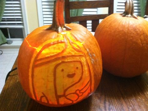 Princess Bubblegum from Adventure Time cartoon Halloween pumpkin Adventure Time Jack O Lantern, Pumpkin Carving Ideas Adventure Time, Adventure Time Pumpkin Carving, Adventure Time Pumpkin, Halloween Pumpkin Carving Stencils, Carving Stencils, Pumpkin Queen, Cartoon Halloween, Carving Pumpkins