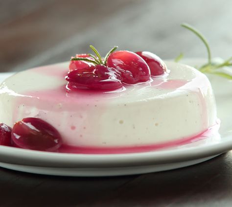 Grape Compote, Yogurt Panna Cotta, Panna Cotta Recipe, Cream Custard, Yogurt Milk, Classic Breakfast, Pastry Cream, Grocery Stores, How To Make Breakfast