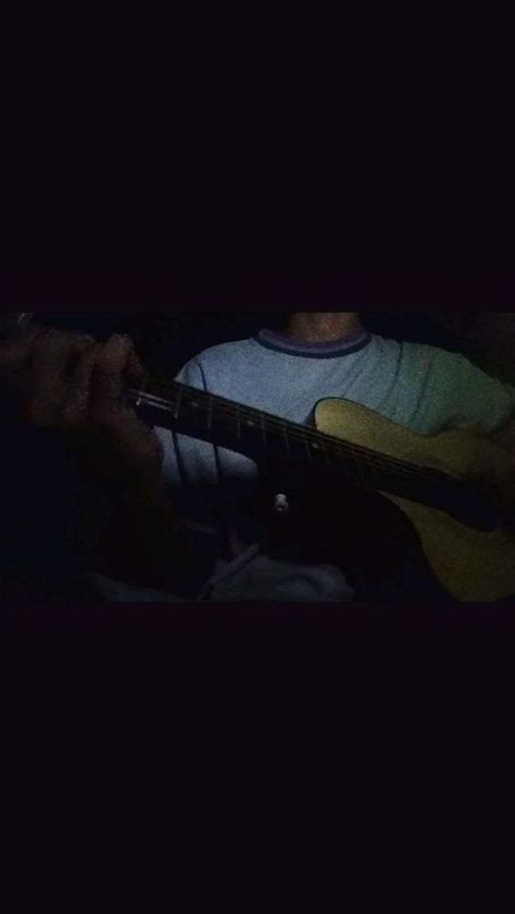 playing guitar Voice Message Aesthetic, Voice Message Messenger, Fake Boyfriend Video Call, Video Call With Boyfriend Prank, Filipino Guys, Guitar Video, Bf Video, Guitar Boy, Aesthetic Profile Picture Cartoon Soft