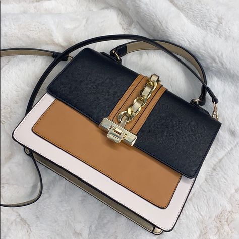 Aldo Bags Handbags, Women Hand Bags, Purse Aesthetic, Aldo Purses, Lady Dior Handbag, Expensive Bag, Trendy Purses, Luxury Bags Collection, Sketch Portrait