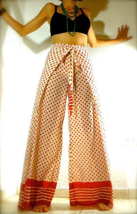 E ach piece makes one leg, sewn together in the U (make the U long enough to go from belly to back of waist), make tops of U long eno... Wrap Pants Pattern, Harem Pants Diy, Pantalon Thai, Diy Pants, Trousers Pattern, Diy Wardrobe, Wrap Pants, Skirt Pant, Nail Fashion