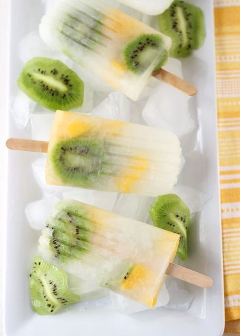 Refreshing Mango Kiwi Lemonade Popsicles that are perfect to cool down on any summer night! Blueberry Coffee Cake Muffins, Kiwi Lemonade, Kiwi Popsicles, Ice Lolly Recipes, Juice Recipes For Kids, Fruit Popsicle Recipes, Frozen Deserts, Lemonade Popsicles, Frozen Cocktail