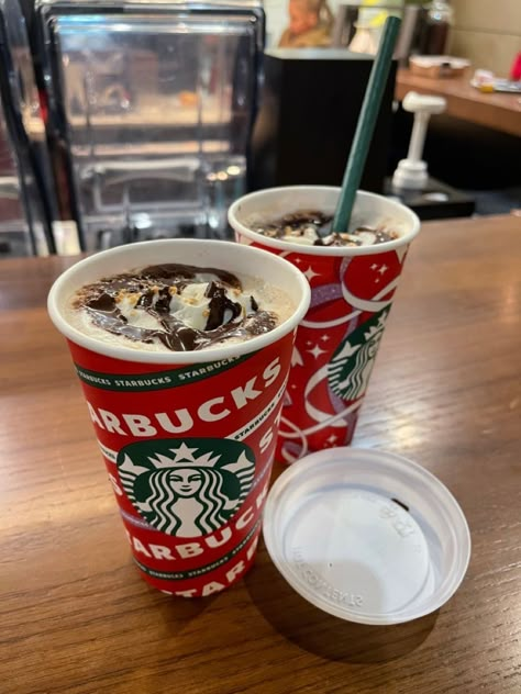 Starbucks Holiday Drinks Aesthetic, Starbucks Holiday Aesthetic, Starbucks Winter Aesthetic, Starbucks Christmas Drinks Aesthetic, Christmas Drink Starbucks, Starbucks Christmas Aesthetic, Holiday Starbucks Drinks Christmas, Christmas Drinks Aesthetic, Christmas Aethstetic