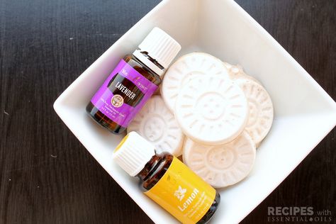 Diy Deodorizer, Homemade Scents, Drawer Sachets, Homemade Air Freshener, Lavender And Lemon, Yl Oils, Essential Oils Cleaning, Diy Essentials, Yl Essential Oils