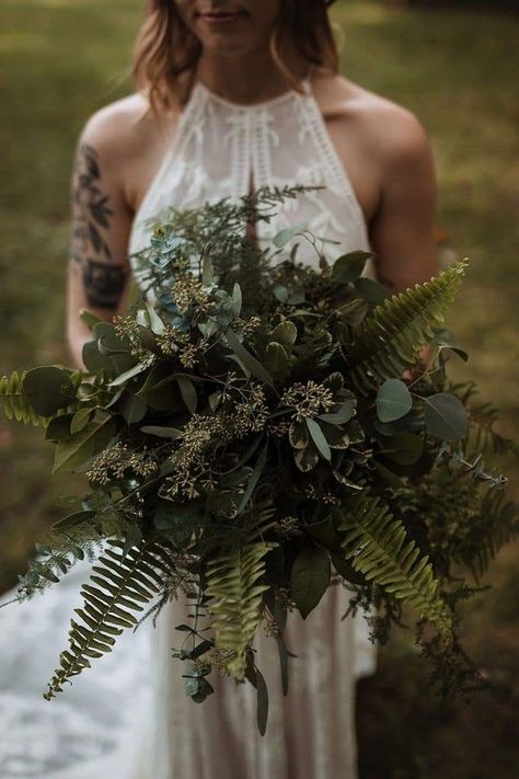 Flowers Winter Wedding, Winter Wedding Florals, Foliage Bouquet, Greenery Wedding Bouquet, Flowers Winter, Green Wedding Inspiration, Cascading Bouquet, Forest Theme Wedding, Winter Wedding Bouquet