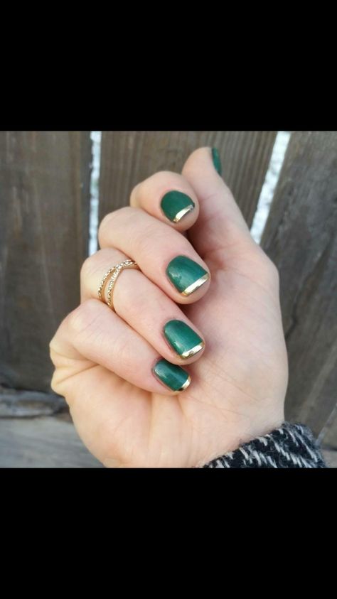 Green Nail Gold Tip, Dark Green Nails With Gold Tips, Green Nails Gold Tips, Green Nails With Gold Tips, Green And Gold French Tip Nails, Green And Gold Manicure, Teal And Gold Nails, Gold French Tip, Olive Nails