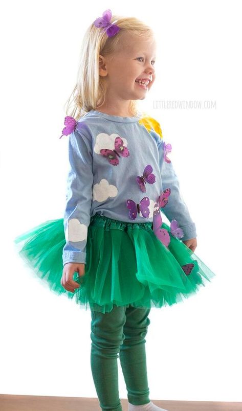 This adorable DIY Butterfly Costume is sure to be a hit this Halloween! You can make your own butterfly garden costume with just a few supplies! Spring Costume Diy, Spring Costume Kids, Spring Costume Ideas, Toddler Butterfly Costume, Garden Costume, Butterfly Costume Kids, Diy Butterfly Costume, Girls Butterfly Costume, Kostüm Diy