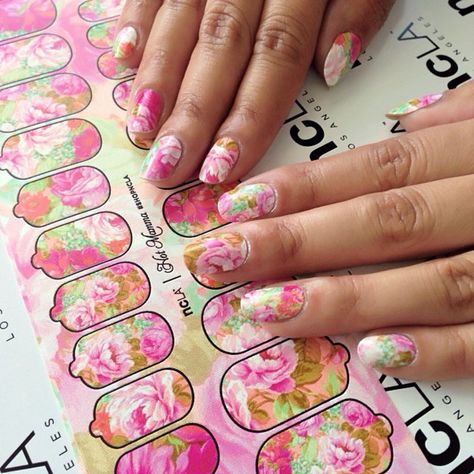 nail art Love Nail Art, Bare Nails, Stickers Instagram, Instagram Stickers, Nail Time, Rose Nails, Colorful Nail Designs, Fabulous Nails, Best Nail