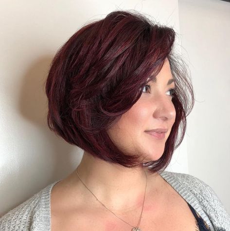 Textured A-line Burgundy Bob Burgundy Bob, Bobs For Round Faces, Bob Rock, Bob Haircut For Round Face, Medium Bob Hairstyles, Choppy Bob Hairstyles, Round Face Haircuts, Very Short Hair, Curly Bob Hairstyles