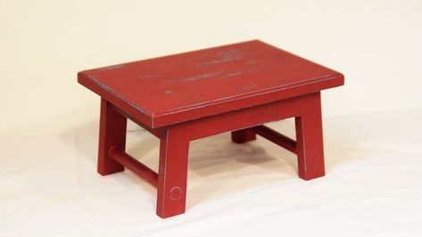 Picture of DIY Building a Small Step Stool Wooden Stools Diy, Round Tuit, Wood Step Stool, Diy Stool, Step Stools, Wood Steps, Wood Crafting Tools, Kids Stool, Wood Projects That Sell