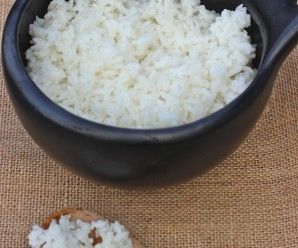 Arroz Blanco (Colombian-Style White Rice) - My Colombian Recipes Colombian Rice, Make White Rice, Slow Cooker Cuban Pork, Colombian Recipes, Colombian Cuisine, Rice Maker, Dominican Food, Colombian Food, Sicilian Recipes