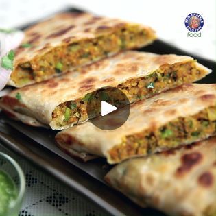 Mughlai Paratha, Stuffed Paratha, Paratha Recipe, Paneer Recipe, Paratha Recipes, Garlic Paste, Paneer, Garlic, Easy Meals