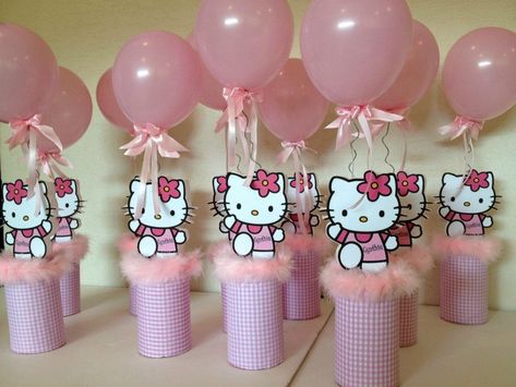 Hello Kitty Centerpieces, Hello Kitty Baby Shower, Hello Kitty Birthday Theme, Hello Kitty Theme Party, Kitty Birthday Party, Hello Kitty Birthday Cake, Baby Shower Plates, Diy Hello Kitty, Hello Kitty Birthday Party