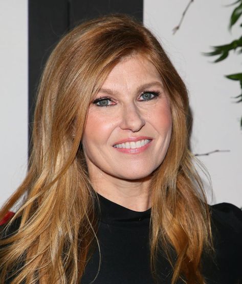 Connie Britton Hair, Hair Necessities, Kerastase Shampoo, Pale Lips, Connie Britton, Green Eyeliner, The White Lotus, Makeup Secret, Routine Skincare