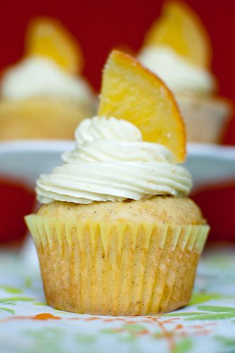 Pink Parsley: Orange-Vanilla Bean Cupcakes Vanilla Bean Cupcakes, The Day After Christmas, Day After Christmas, Orange Cupcakes, Vanilla Cupcake Recipe, Delicious Cupcakes, Cupcake Flavors, Cupcake Recipe, Cake Fillings