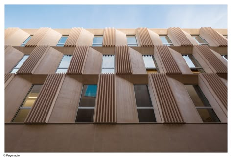 Gallery of Tortosa Law Courts / Camps Felip Arquitecturia - 7 Metal Facade, Facade Material, Concrete Facade, Law Court, Building Facade, Commercial Building, Urban Spaces, Facade Architecture, Facade Design