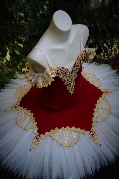 Ballet Costumes Tutus, Ballet Designs, Classical Ballet Tutu, Ballet Tutus, Ballerina Costume, Tutu Ballet, Red Tutu, Irish Dancing Dresses, Boris Vallejo