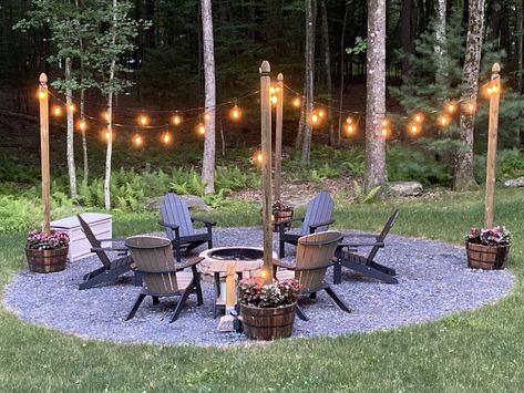 Natural Fire Pit Ideas, Circle Fire Pit Area, Cheap Backyard Ideas, Bonfire Pit, Backyard Firepit Area, Steel Decor, Outdoor Fire Pit Area, Backyard Getaway, Fire Pit Lighting