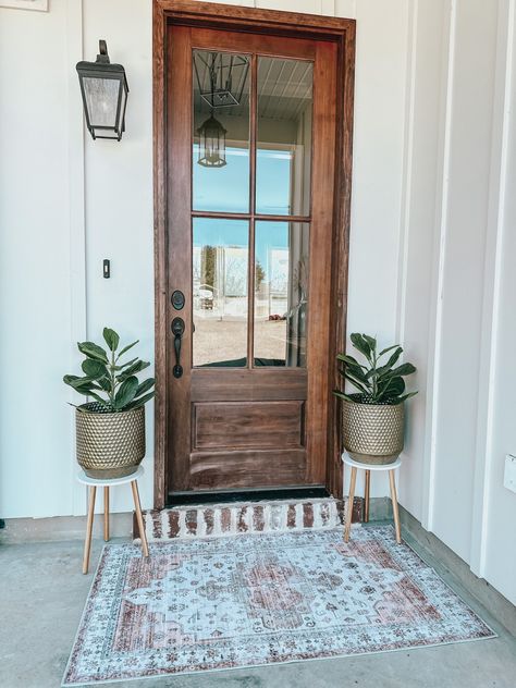 Bohemian Front Door Decor, Single Door Front Porch Decor, Hobby Lobby Porch Decor, No Porch Decorating Ideas, Minimal Front Porch, Boho Front Door Decor, Long Front Porch Ideas, Front Door Apartment Decor, Boho Front Door