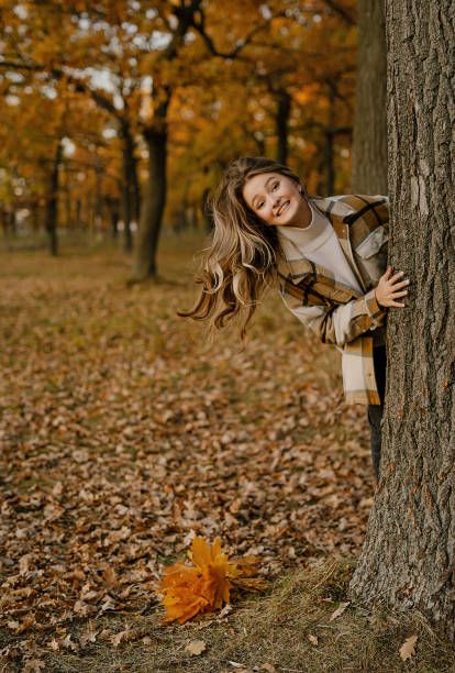 Autumn Photography Portrait, Fall Senior Portraits, Fall Shoot, Fall Portraits, Photography Pics, Friend Poses Photography, Winter Photos, Halloween Photoshoot, Portrait Photography Poses