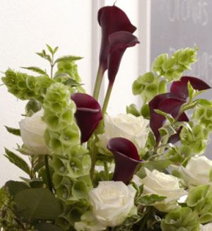 maroon and green wedding decorations | You Voted: My Wedding Colors Are...: Save the Date: glamour.com Calla Lillies Centerpieces, Green And Burgundy Wedding, Jackie O's, Green Wedding Decorations, Green Centerpieces, Maroon Wedding, August Wedding, Flowers Petals, Green Colour Palette