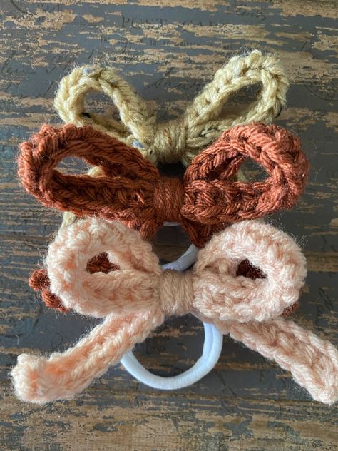 Crochet Bows Hair, Knit Bows Aesthetic, Crochet Bows Aesthetic, Crochet Ribbon Hair Tie, Small Bow Crochet Pattern, Clothes Swap, Crochet Bow, Crochet Hair Clips, Tie Hair