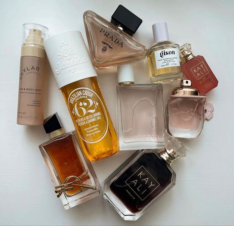 #perfume #summer #fragrance #parfum #eau #eaudeparfum #aesthetic #perfumelovers Good Girl Aesthetic, Pink Ysl, Perfume Summer, Valentino Born In Roma, Born In Roma, Prada Collection, Summer Fragrance, Perfume Scents, Aesthetic Pink