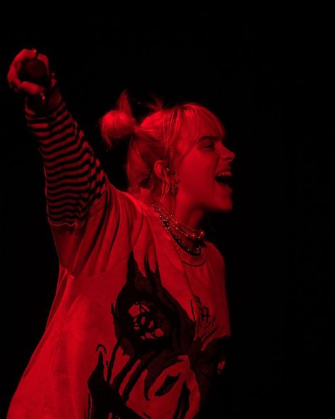 Acl Festival, Red Aesthetic Grunge, Billie Eilish Vídeos, Red Icons:), Red Aesthetic, Aesthetic Grunge, Lock Screen, Bad Guy, Austin Texas