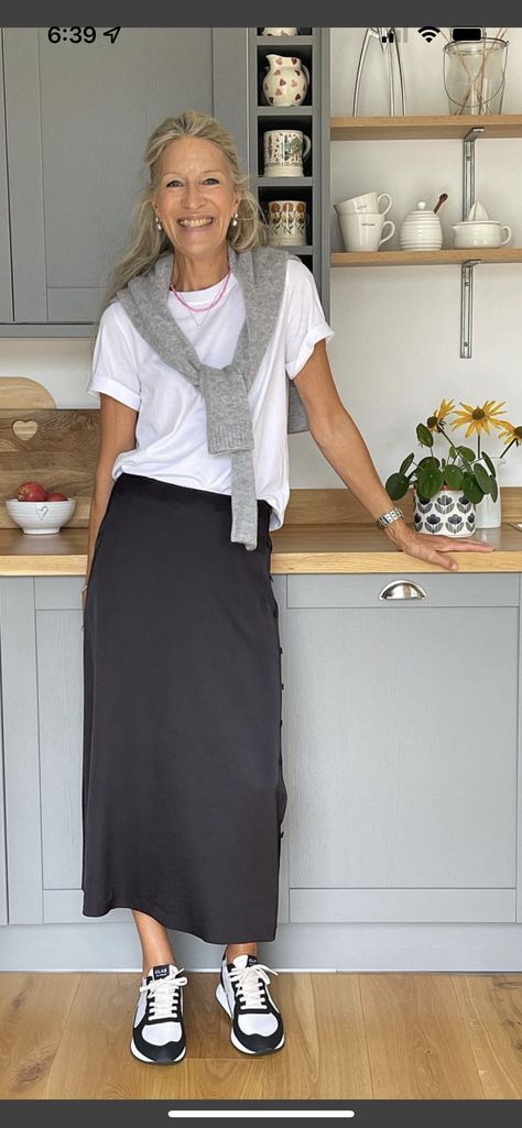 Minimalisticky Chic, Blouse Diy, Looks Chic, Style Mistakes, 가을 패션, Fashion Over 50, Mode Inspiration, Outfits Casuales, Summer Dresses For Women