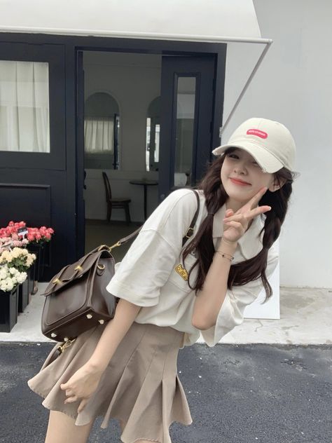 #asian #weibo *Instagram Oversize Outfits, Weibo Girl, My First Story, Cute Couple Selfies, First Story, Pretty And Cute, Korean Outfits, Casual Style Outfits, Girly Photography