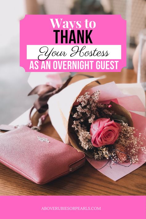 Have you ever been invited to be an overnight guest in someone’s home and wondered what you should bring? In this post, I share some ways that you can show appreciation to your hostess. Please click through to see 12 gift ideas. Hostess gifts, Hostess gift ideas Host Gift Ideas House Guests, Hospitality Gifts For Host, Summer Hostess Gift Ideas, Hostess Gift Ideas House Guests, Homemade Hostess Gifts, Hostess Basket, Fall Hostess Gifts, Hostess Gifts Summer, Diy Hostess Gifts