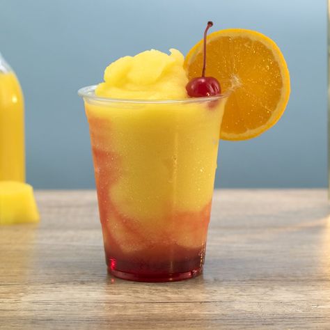 Tequila Drinks Easy, Tequila Sunrise Recipe, Tequila Drinks Recipes, Jungle Juice Recipe, Tequila Sunrise Cocktail, Bartender Drinks Recipes, Frozen Drink Recipes, Blended Cocktail, Wine Slushie