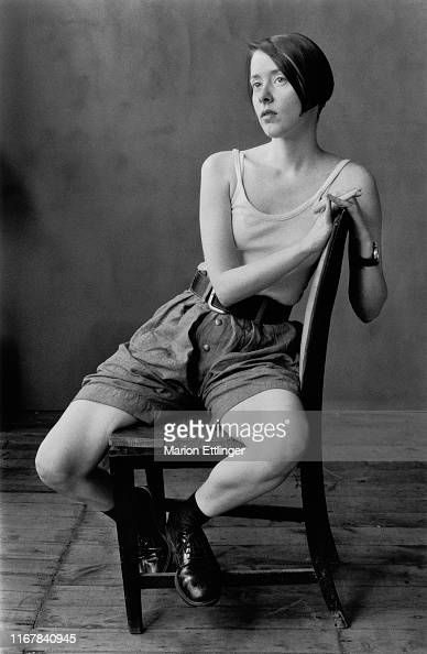 {pindate:20210011} Singer/Songwriter Suzanne Vega is photographed in 1991. (Photo by Marion Ettlinger/Contour RA by Getty Images) Suzanne Vega, Yul Brynner, Album Collection, Still Image, Singer Songwriter, 90s Fashion, Songwriting, Getty Images, High Resolution