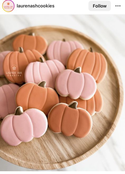 Little Pumpkin Cookies Girl, Pink Pumpkin Cookies, Pumpkin Birthday Cookies, Pink Halloween Cookies, Pumpkin Sugar Cookies Decorated, Pink Thanksgiving, Pumpkin Sugar Cookies, Turkey Cookies, Halloween Sugar Cookies