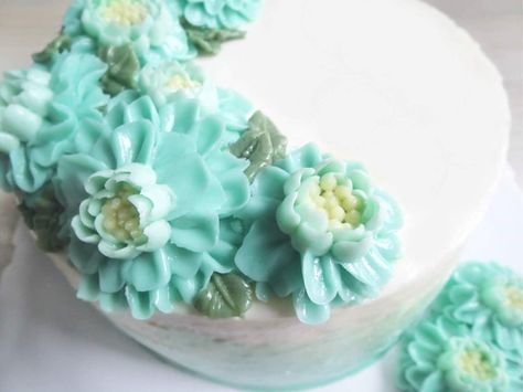 Korean Buttercream Recipe, Korean Buttercream, Buttercream Recipe, Flower Cake, Butter Cream, Cake