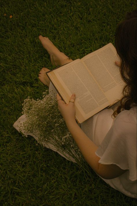 white dress, white gazebo, dreamy photoshoot, fairy, fairy vibes, fairy photoshoot, 70s style white dress, auburn hair, romeo and juliet, academia, reading, book photoshoot, photography ideas, dragon fly, grass photoshoot, romantic photoshoot Fairy Tale Photoshoot Ideas, Cottage Core Aesthetic Photoshoot, Fantasy Book Photoshoot, Earth Day Photoshoot Ideas, Book Photoshoot Aesthetic, Outdoor Book Photoshoot, Outdoor Reading Photoshoot, Self Portrait Photography Nature, Senior Picture Ideas Reading