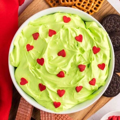 Green Dip Recipe, Grinch Dip, Christmas Dessert Board, Grinch Recipes, Dessert For Christmas, Christmas Dip, Dessert Dip, Christmas Appetizer, Grinch Christmas Party