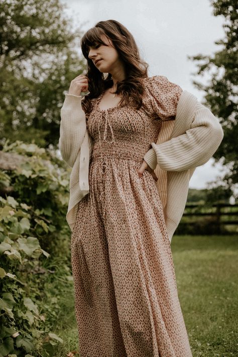 Oversized Jenni Kayne cardigan with puff sleeve dress. Doen Kaira Dress. Flowy Winter Dresses, Modest Winter Dress, How To Wear Dresses In Winter, Modest Winter Dresses, Cardigan With Dress, Cottagecore Fall, Long Flowy Dress, Muslim Outfits Casual, Paisley Maxi Dress