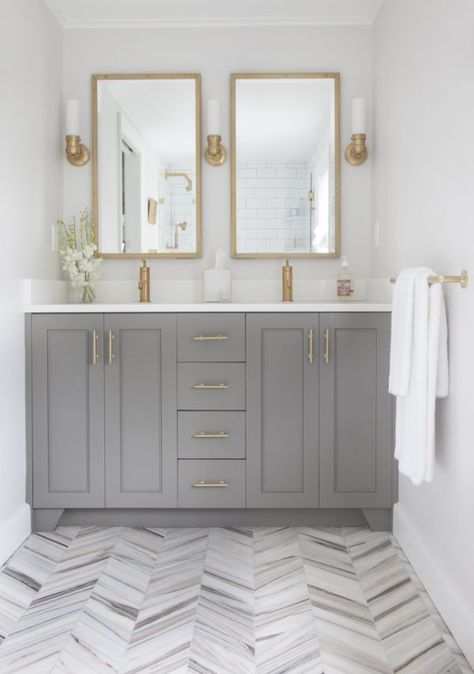 25 Stunning Bathrooms with Gold Hardware | The Happy Housie Benjamin Moore Chelsea Gray, Makeover Kamar Mandi, Master Suite Addition, Chelsea Gray, Gray Vanity, Gray Cabinets, Bad Inspiration, Inspiring Photography, Modern Moroccan