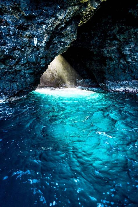 Ocean cave Sunbeam by ENRICAY Sea Witch Wallpaper, Sea Witch Aesthetic Wallpaper, Underwater Wallpaper Iphone, Ocean Cave, Mermaid Cave, Sea Turtle Pictures, Moon Pool, Underwater Wallpaper, Beach Wallpaper Iphone