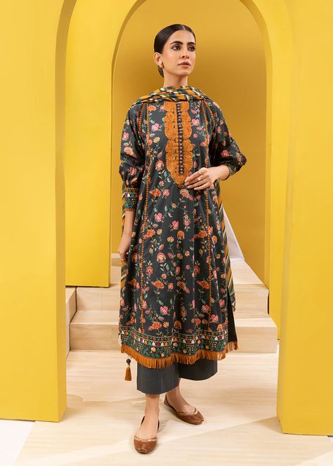 Alkaram Studio New Collection 2023 | Pakistani Clothes Online Cotton Suit Designs Pakistani Style, Alkaram Studio Summer Collection 2023, Pakistani Suits Casual, Pakistani Suits Design, Summer Collection 2023, Cotton Suit Designs, Stitching Designs, Happy Ramadan, Pakistani Clothes Online