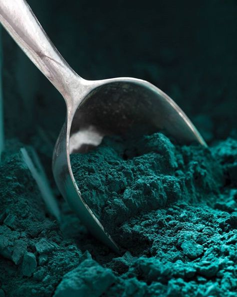 The Lush Meadow tint is amongst this fall's @pantone shades. With our Glacier Blue color, stay in the autumnal trend!  #CarandAche Turquoise Aesthetic, Photo Bleu, Dark Green Aesthetic, Slytherin Aesthetic, Caran D'ache, Shades Of Teal, Art Texture, Aesthetic Colors, Color Textures