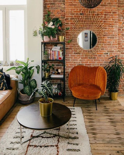 Ashley || My Bohemian House on Instagram: “Brick and burnt orange velvet pretty much belong together!! 🧡 📷: @trixedenbreuls 👌🏻” 80s Room, Stile Boho Chic, Bohemian Interior Design, Bohemian House, Deco Boheme, Bohemian Interior, Stylish Home Decor, Cheap Decor, A Living Room