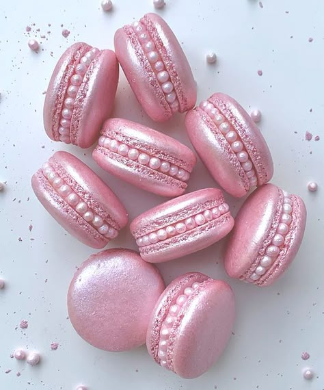 Macarons Flavors, Pretty Macarons, Pink And Gold Macaroons, Pink Macarons Aesthetic, Light Pink Macarons, Macaron Tower Pink, Pink Macaroons, Pink Macarons, Christmas Macarons