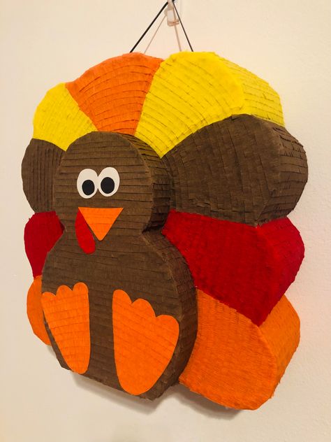 Thanksgiving Pinata Diy, Turkey Pinata Diy, Thanksgiving Pinata, Turkey Pinata, Thanksgiving Ideas Decorating, Thanksgiving Hosting, Hosting Ideas, Disney Jr, Piñata Ideas