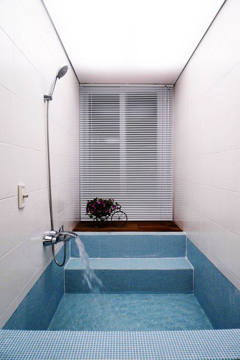 © Lee Sang Muk Pool In Bathroom, Concrete Bathtub, Sunken Tub, Mosaic Bathroom Tile, Timeless Bathroom, Unusual Homes, Unique Bathroom, Blue Bathroom, Hide And Seek