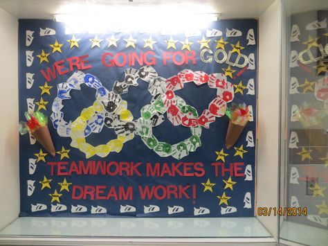 Special Olympics bulletin board Special Olympics Banner, Olympic Bulletin Board Ideas, Olympic Bulletin Board, Classroom Constitution, Olympic Art, Olympic Activities, Preschool Olympics, Olympic Theme Party, Ideas Name