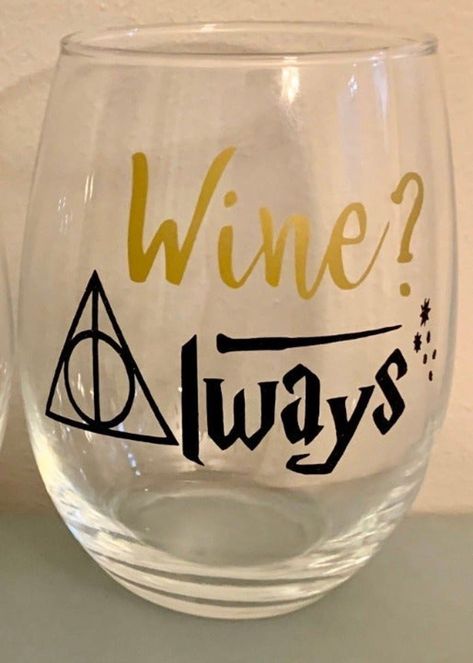 Cricut Wine Glasses, Wine Bottle Wedding Centerpieces, Cute Wine Glasses, Halloween Wine Glasses, Wine Glass Sayings, Custom Glassware, Wine Press, Wedding Wine Bottles, Diy Wine Glasses