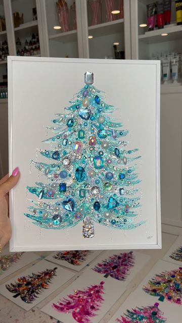 Glitter Card Ideas, Glitter Drawing Ideas, Art Deco Christmas Tree, Diy Christmas Canvas, Broken Glass Crafts, Christmas Card Art, Christmas Tree Painting, Christmas Canvas, Glitter Cards